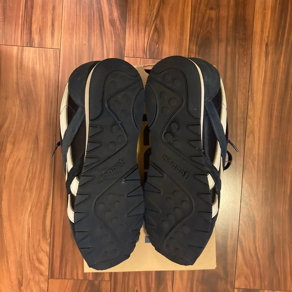 Mens Reebok Classics - Picture 7 of 8